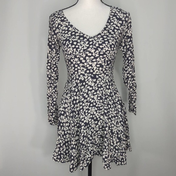 Abercrombie & Fitch Black & White Abstract Patterns Cutout Back Dress| SMALL - Picture 1 of 12